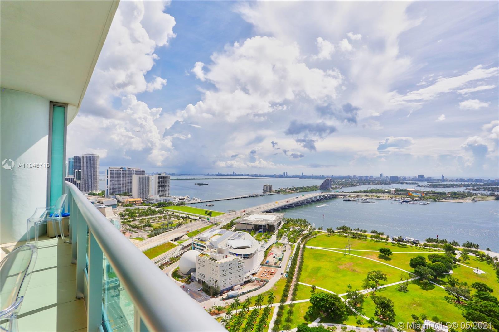 900 Biscayne Boulevard, Unit 5502 Miami, FL 33132 - Photo 8 of 19 a view of an swimming pool with a terrace