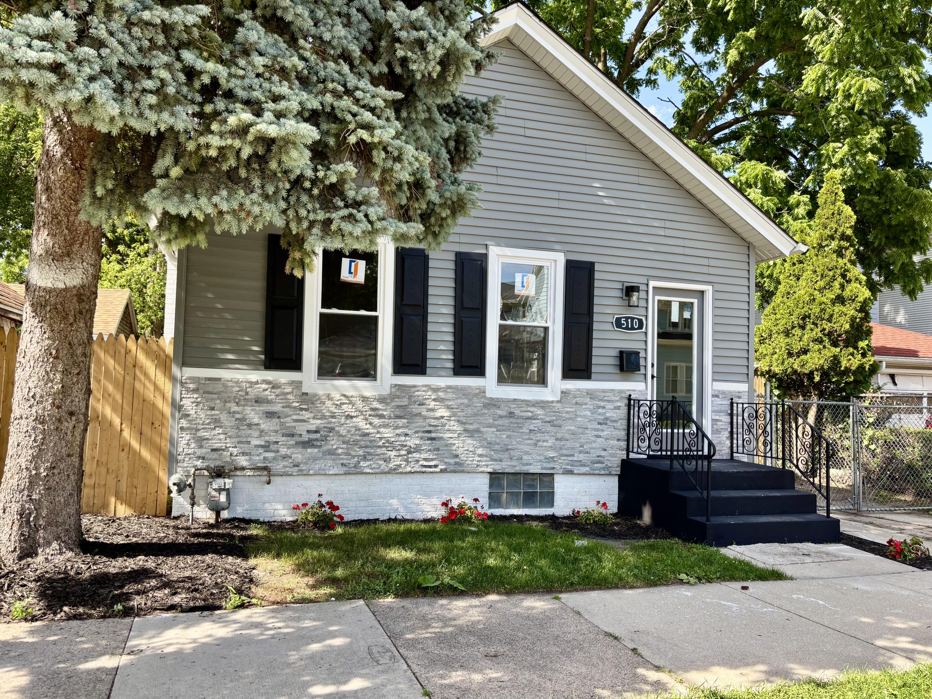 510 15th Street Racine, WI 53403 - Photo 1 of 13 IMG_9279