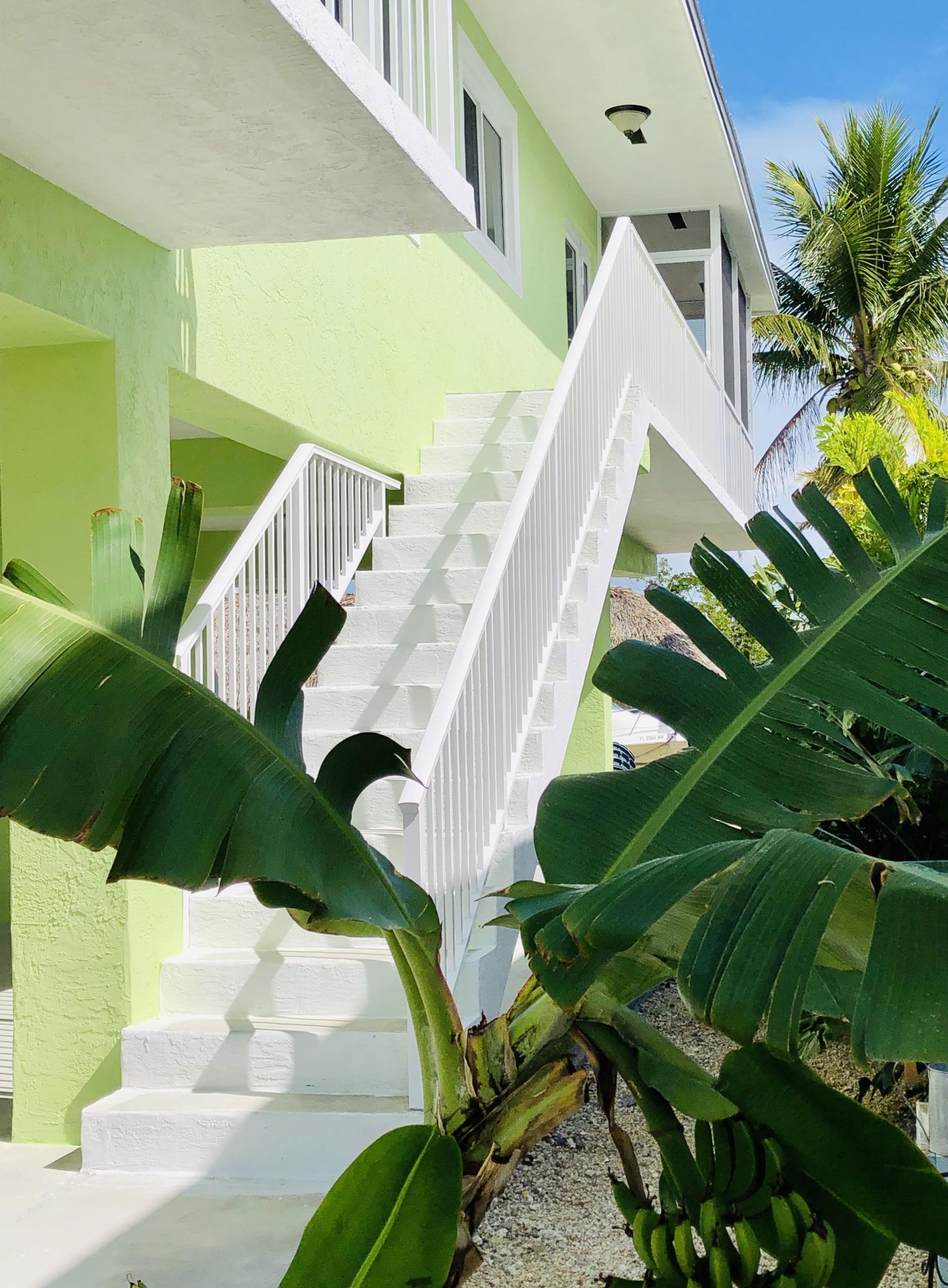216 La Paloma Road Key Largo, FL 33037 - Photo 3 of 27 Stairs