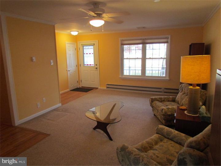 236 Brookside Road East Norriton, PA 19401 - Photo 3 of 16 Gallery Image 3