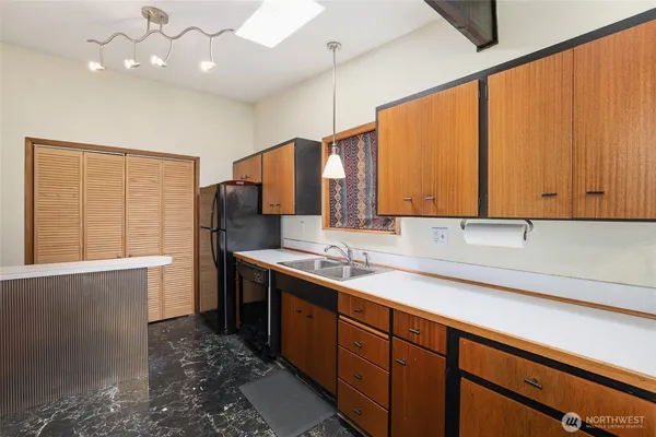 $648,000 | 14445 26th Avenue South, SeaTac, WA 98168