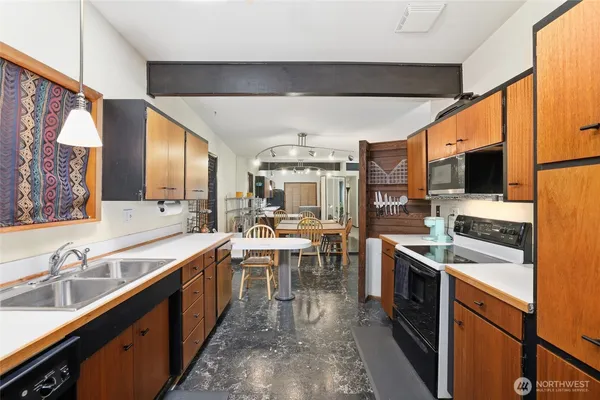 $648,000 | 14445 26th Avenue South, SeaTac, WA 98168