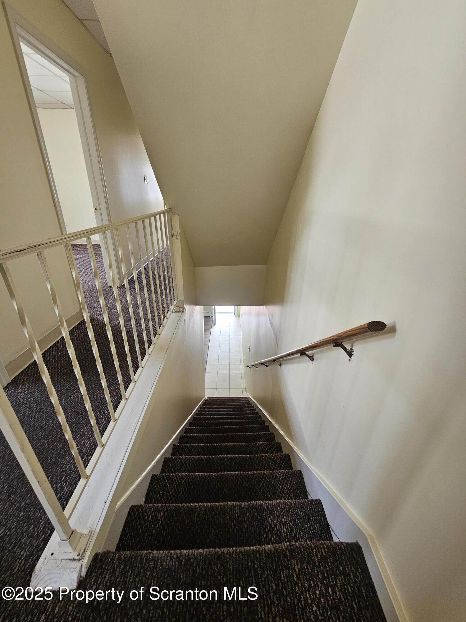 1207 Mulberry Street Scranton, PA 18510 - Photo 7 of 21 a view of entryway