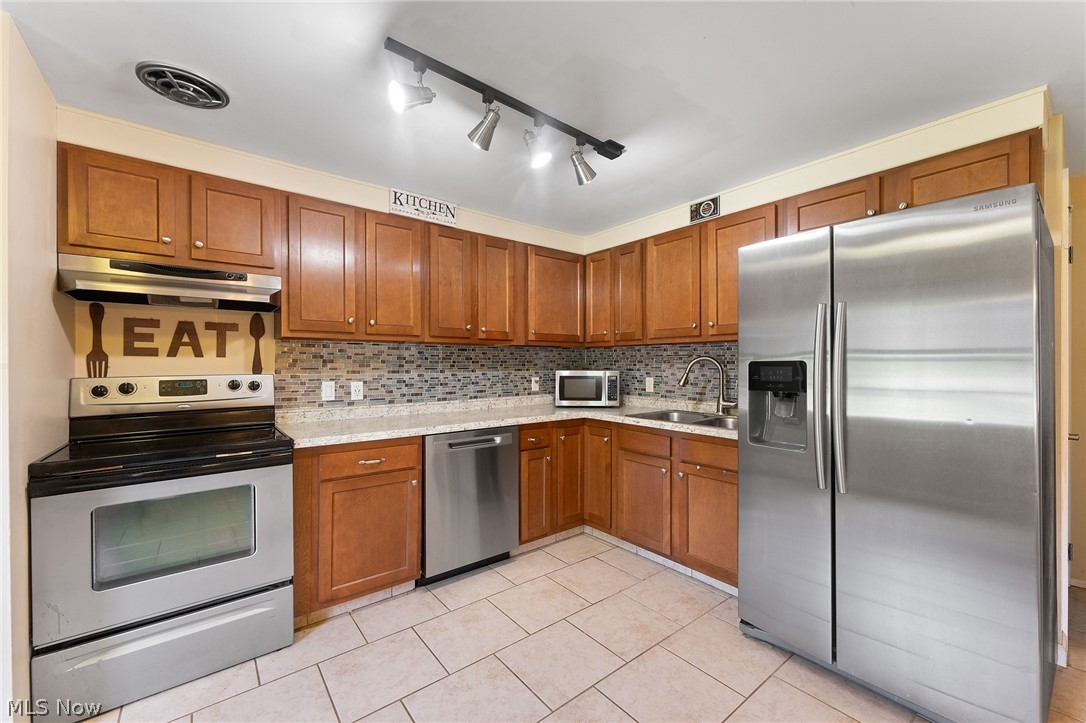 2494 North Road Southeast Warren, OH 44484 - Photo 7 of 21 Gallery Image 7