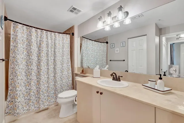 a picture of city view