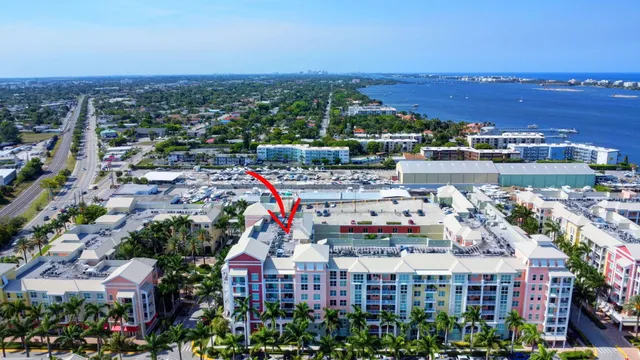 $389,900 | 804 East Windward Way, Unit 404, Lantana, FL 33462