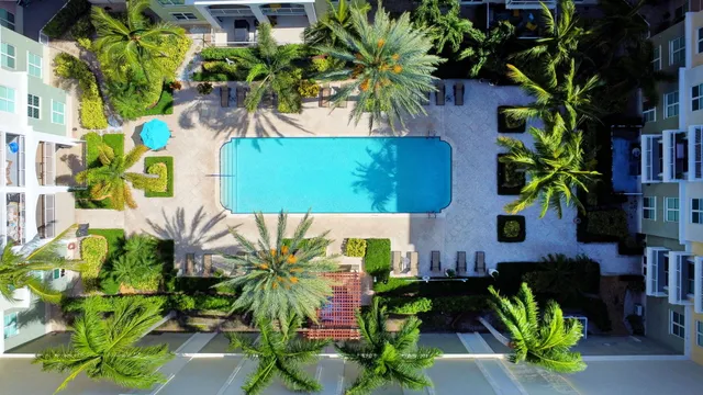 $389,900 | 804 East Windward Way, Unit 404, Lantana, FL 33462