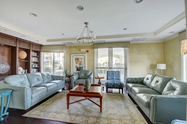 $389,900 | 804 East Windward Way, Unit 404, Lantana, FL 33462