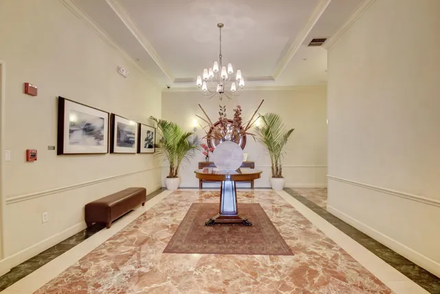 $389,900 | 804 East Windward Way, Unit 404, Lantana, FL 33462