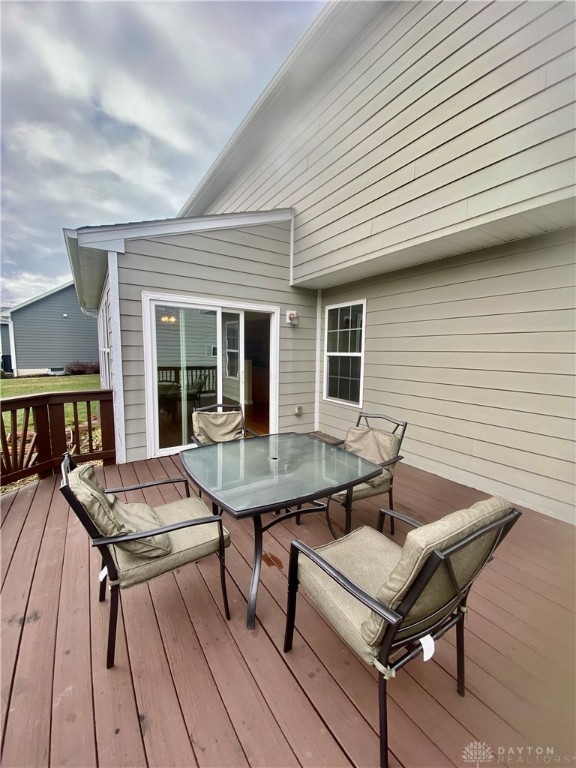 6846 Paragon Road Dayton, OH 45459 - Photo 33 of 35 deck