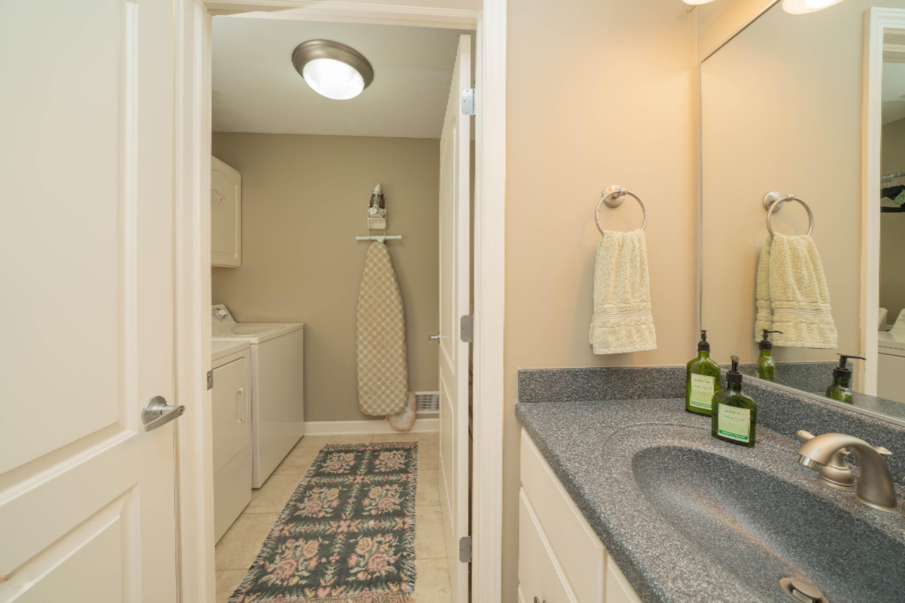 119 Round Hill Road Kalamazoo, MI 49009 - Photo 12 of 34 119_Round_Hill_Road_12
