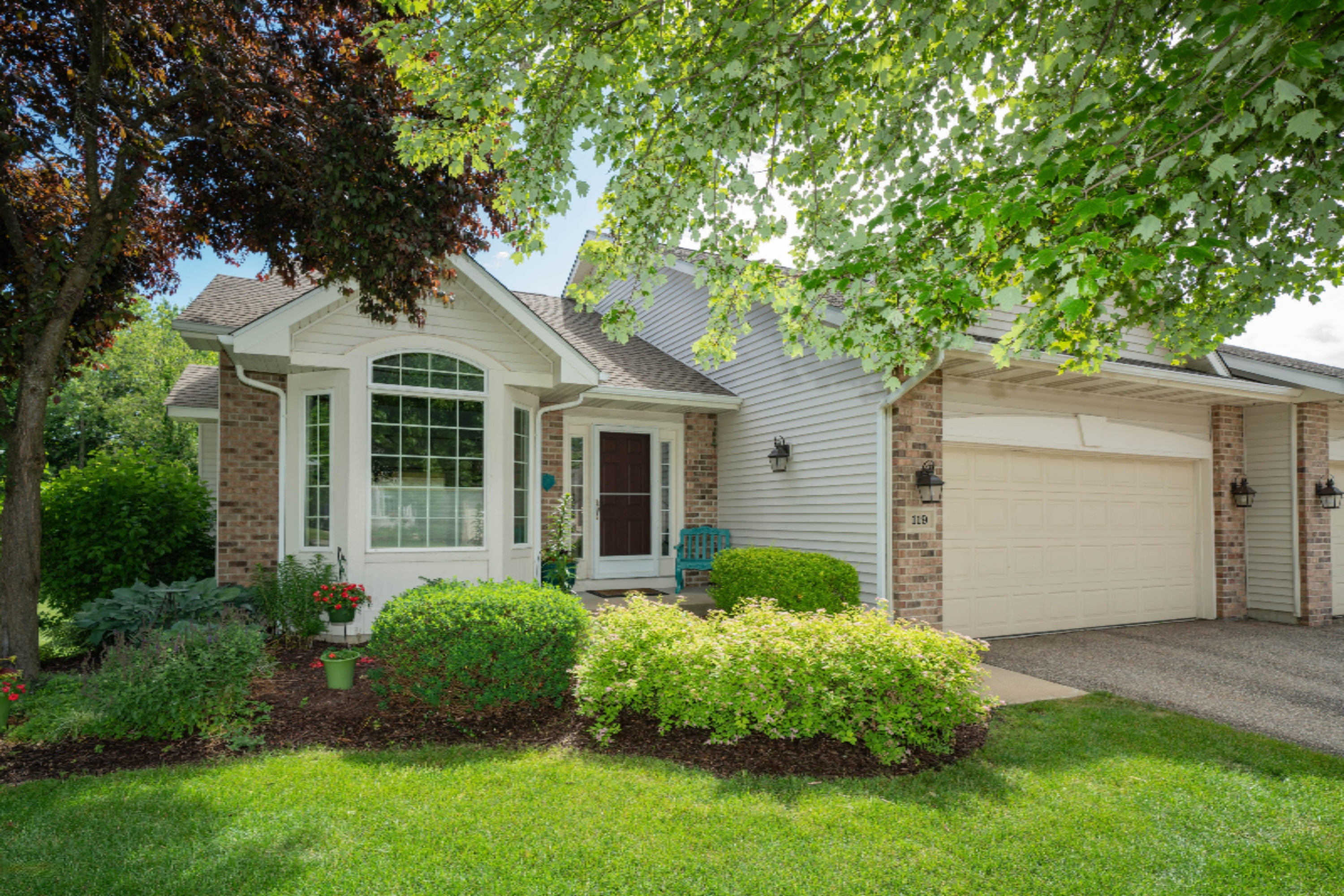 119 Round Hill Road Kalamazoo, MI 49009 - Photo 2 of 34 119_Round_Hill_Road_02