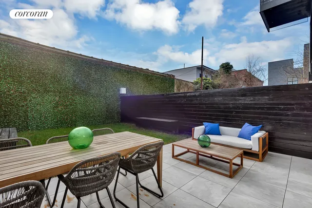 $3,495,000 | 28 Huntington Street | Red Hook