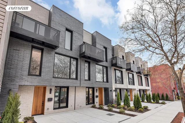 $3,495,000 | 28 Huntington Street | Red Hook