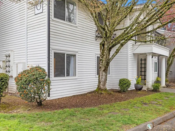 $320,000 | 15415 35th Avenue West, Unit G101, Lynnwood, WA 98087