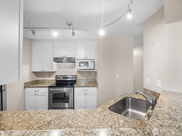 $320,000 | 15415 35th Avenue West, Unit G101, Lynnwood, WA 98087