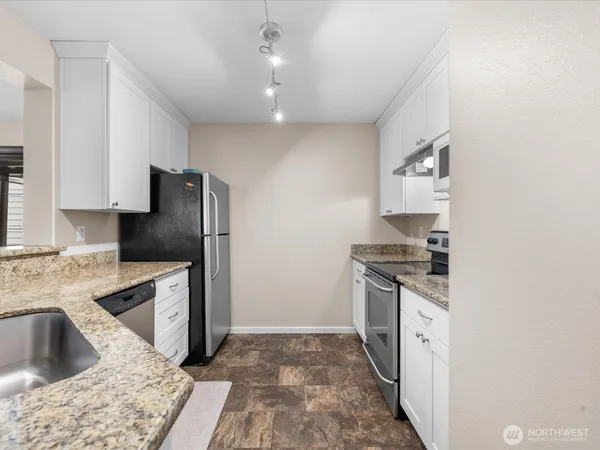 $320,000 | 15415 35th Avenue West, Unit G101, Lynnwood, WA 98087