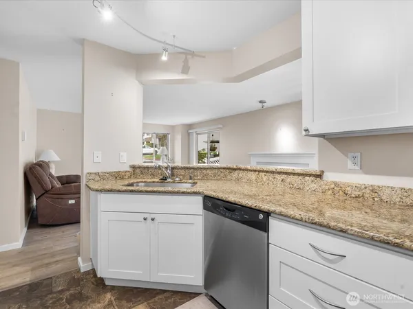 $320,000 | 15415 35th Avenue West, Unit G101, Lynnwood, WA 98087