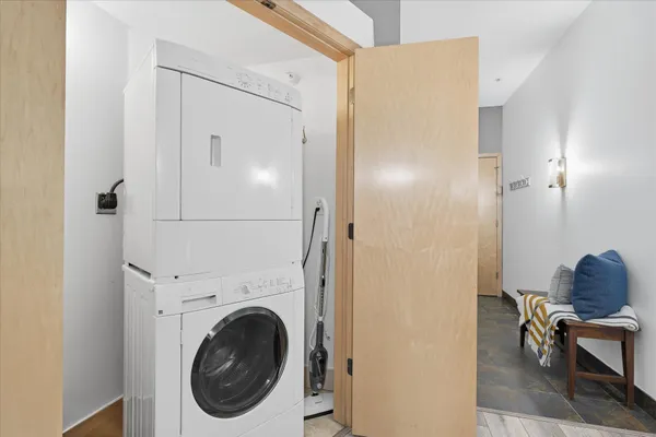 $195,000 | 270 4th Street East, Unit 101, St. Paul, MN 55101