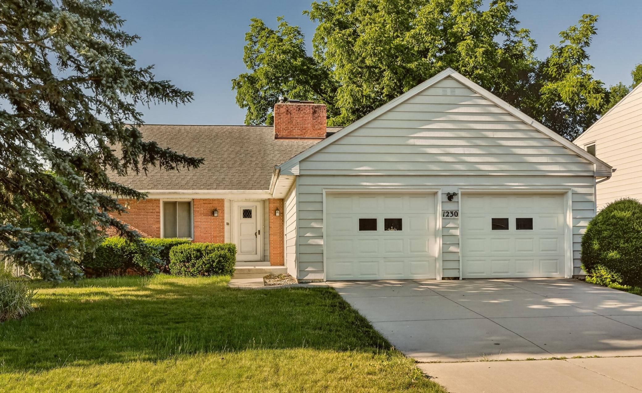 1230 4th Street Northwest Rochester, MN 55901 - Photo 4 of 36