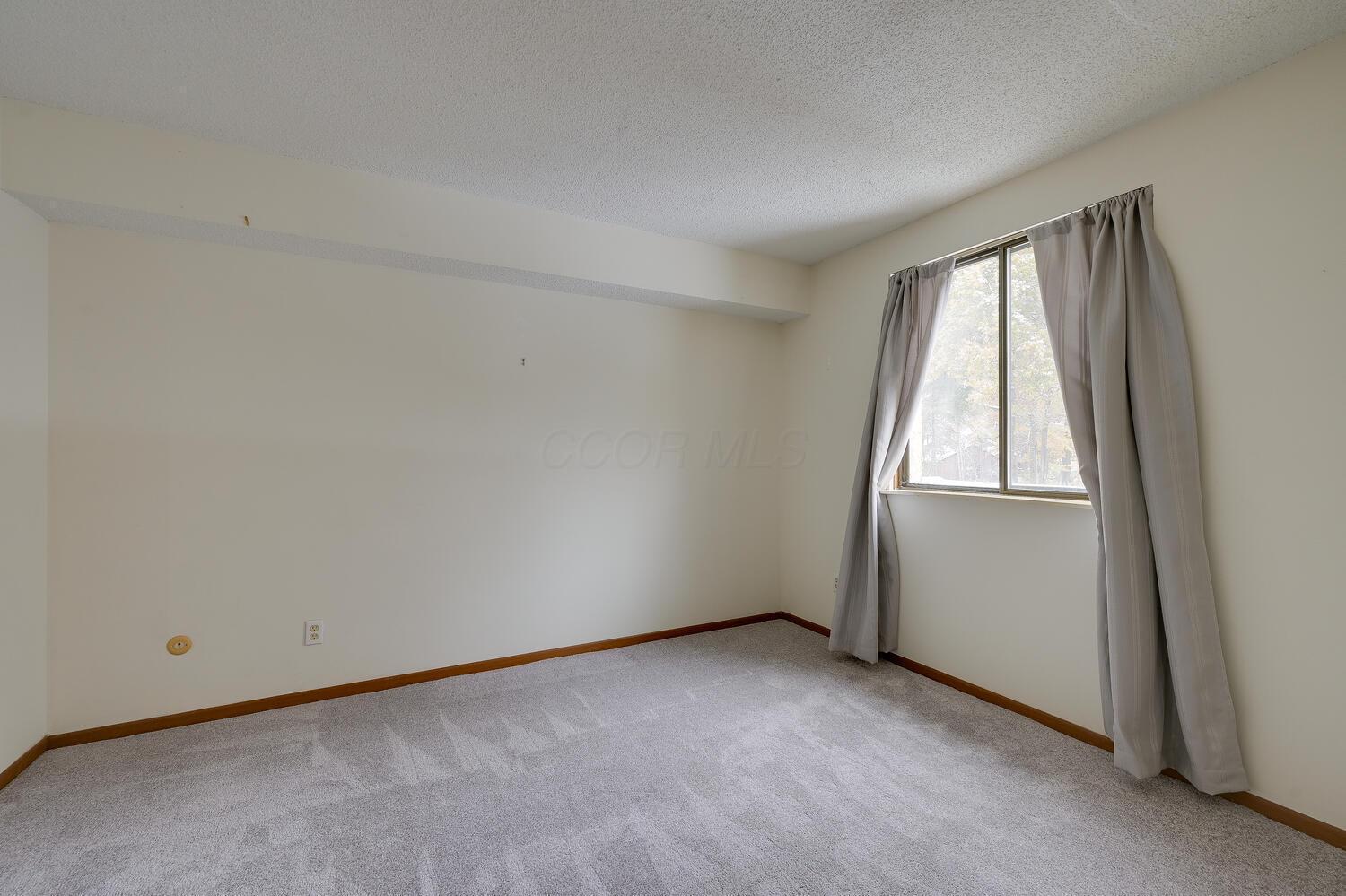 4145 Karl Road, Unit 223 Columbus, OH 43224 - Photo 10 of 31 4145 Karl Rd Columbus OH 43224-large-018