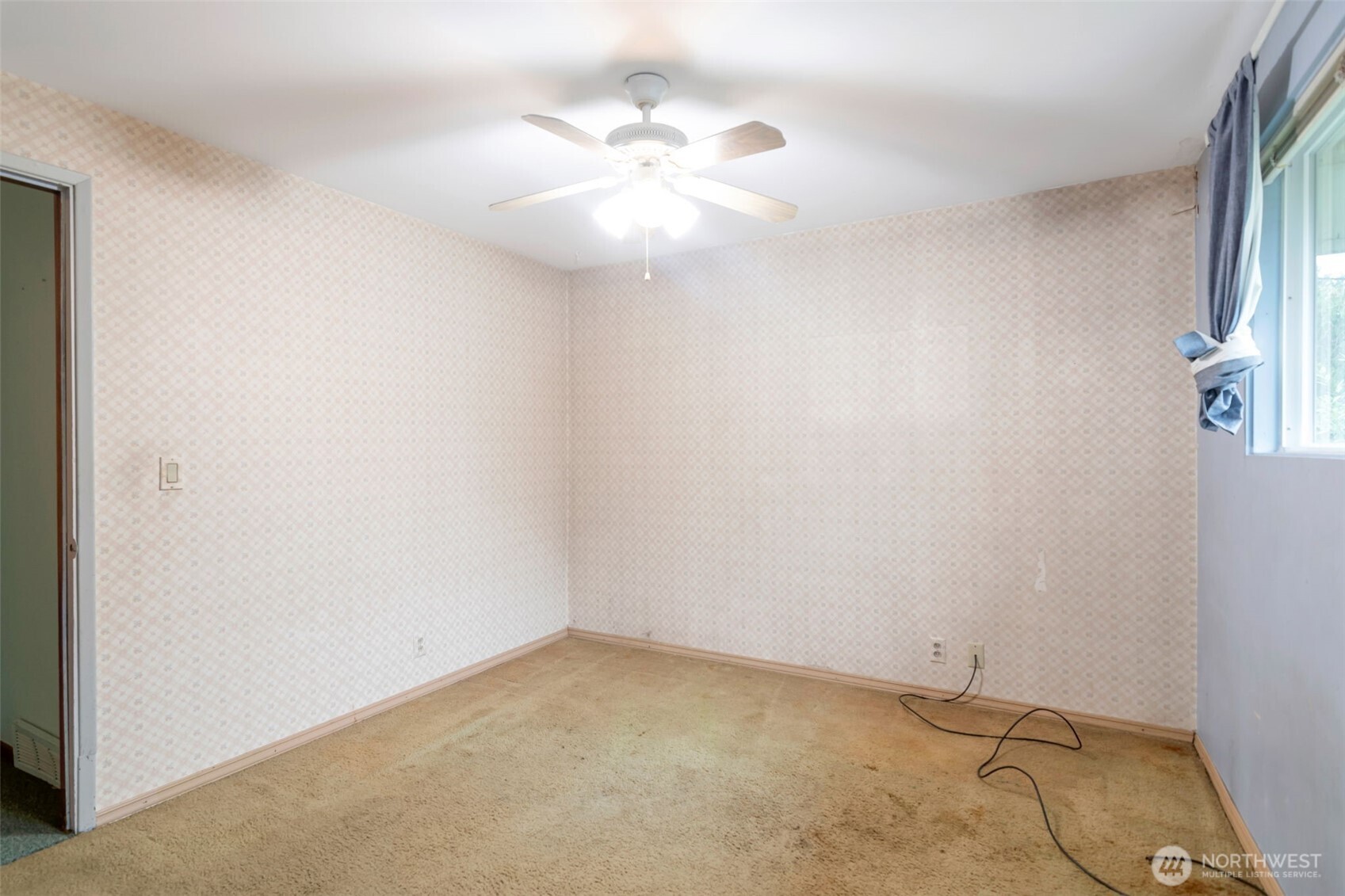 2124 North 167th Street Shoreline, WA 98133 - Photo 7 of 15