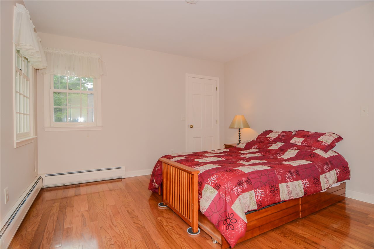 8 Cricket Corner Road Amherst, NH 03031 - Photo 22 of 40