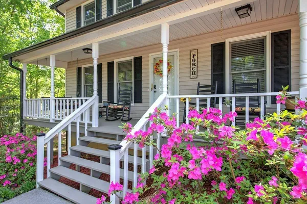 $629,900 | 338 East Valley Road Northeast, Rydal, GA 30171