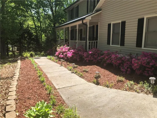 $629,900 | 338 East Valley Road Northeast, Rydal, GA 30171
