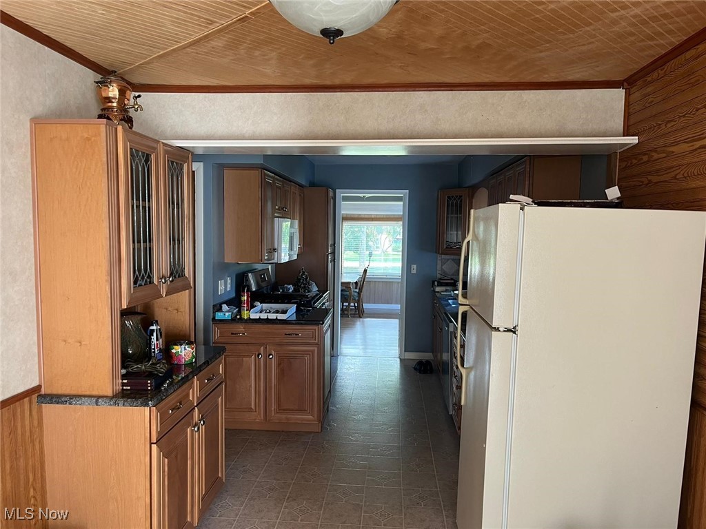 23199 Cedar Point Road Brook Park, OH 44142 - Photo 3 of 13 Gallery Image 3