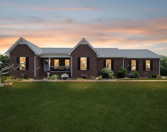 $434,500 | 605 Meadowlark Drive, Shelbyville, TN 37160