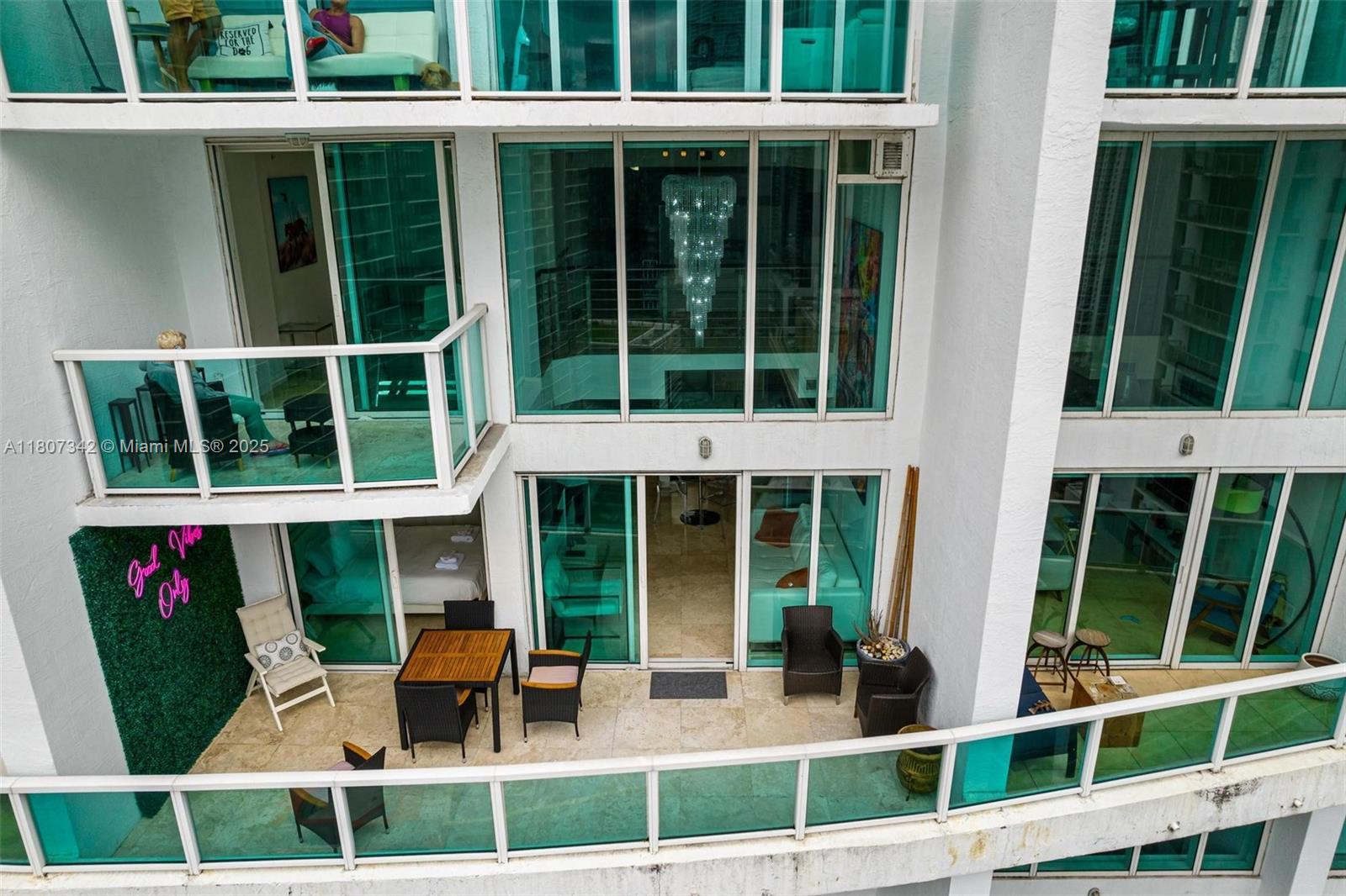 41 Southeast 5th Street, Unit 2008 Miami, FL 33131 - Photo 2 of 54