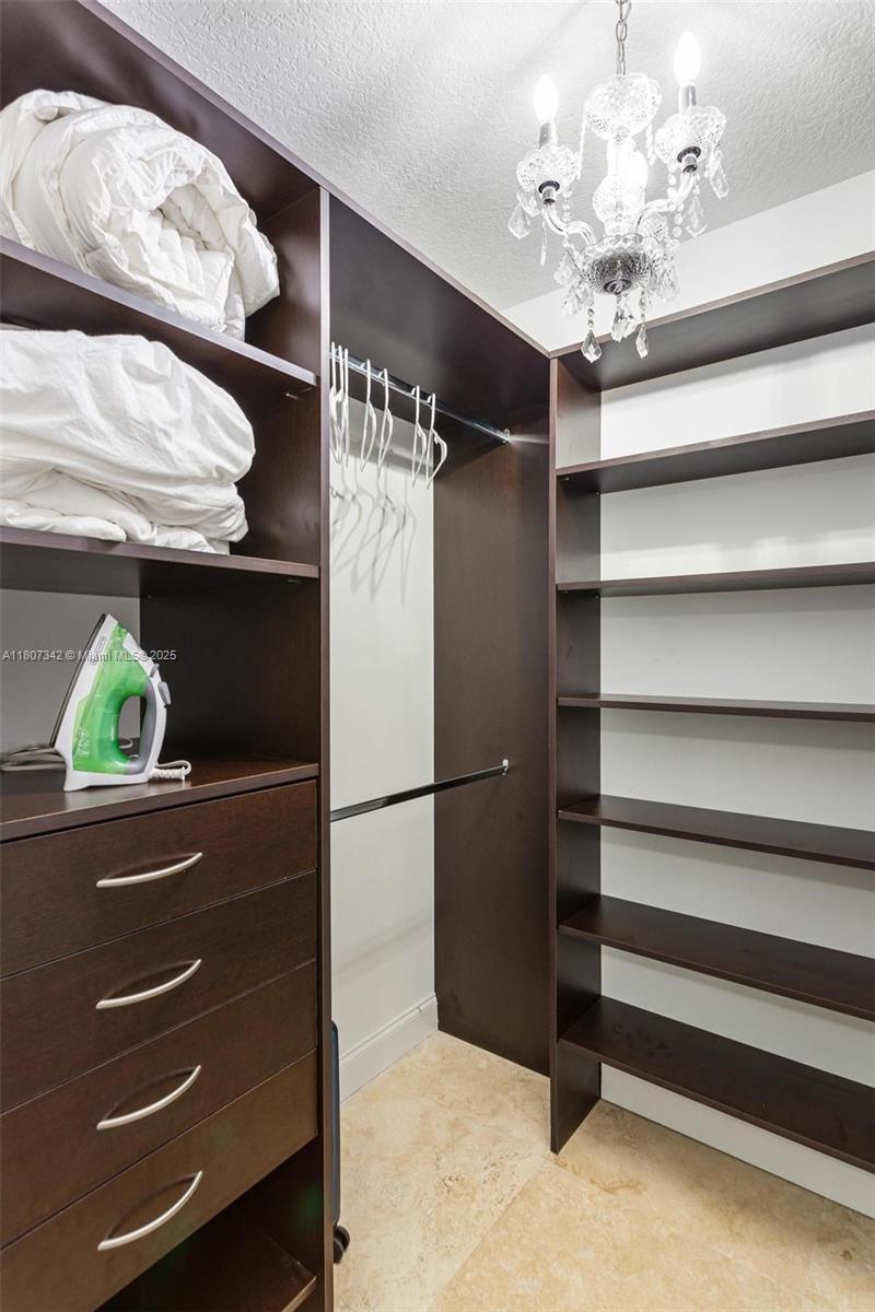 41 Southeast 5th Street, Unit 2008 Miami, FL 33131 - Photo 30 of 54