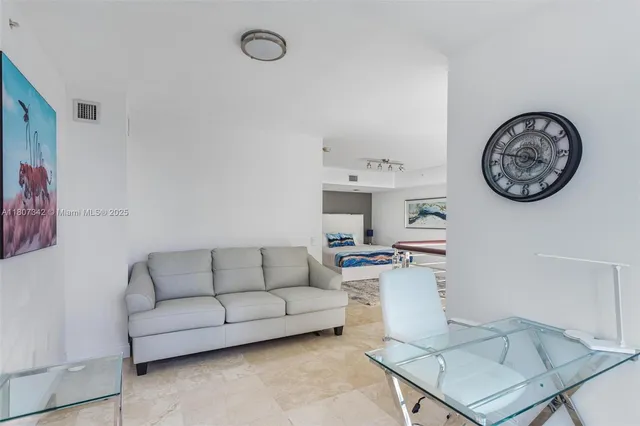 $769,000 | 41 Southeast 5th Street, Unit 2008, Miami, FL 33131