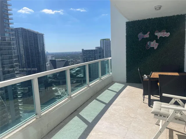 $769,000 | 41 Southeast 5th Street, Unit 2008, Miami, FL 33131