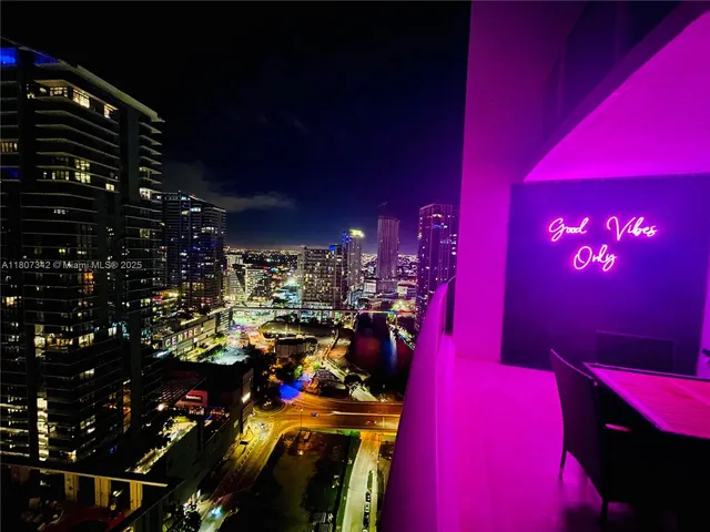 $769,000 | 41 Southeast 5th Street, Unit 2008, Miami, FL 33131