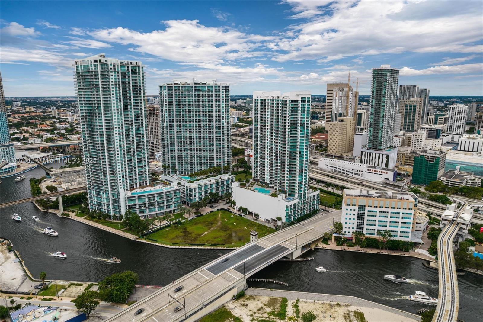 41 Southeast 5th Street, Unit 2008 Miami, FL 33131 - Photo 47 of 54 a view of roof deck with sitting area