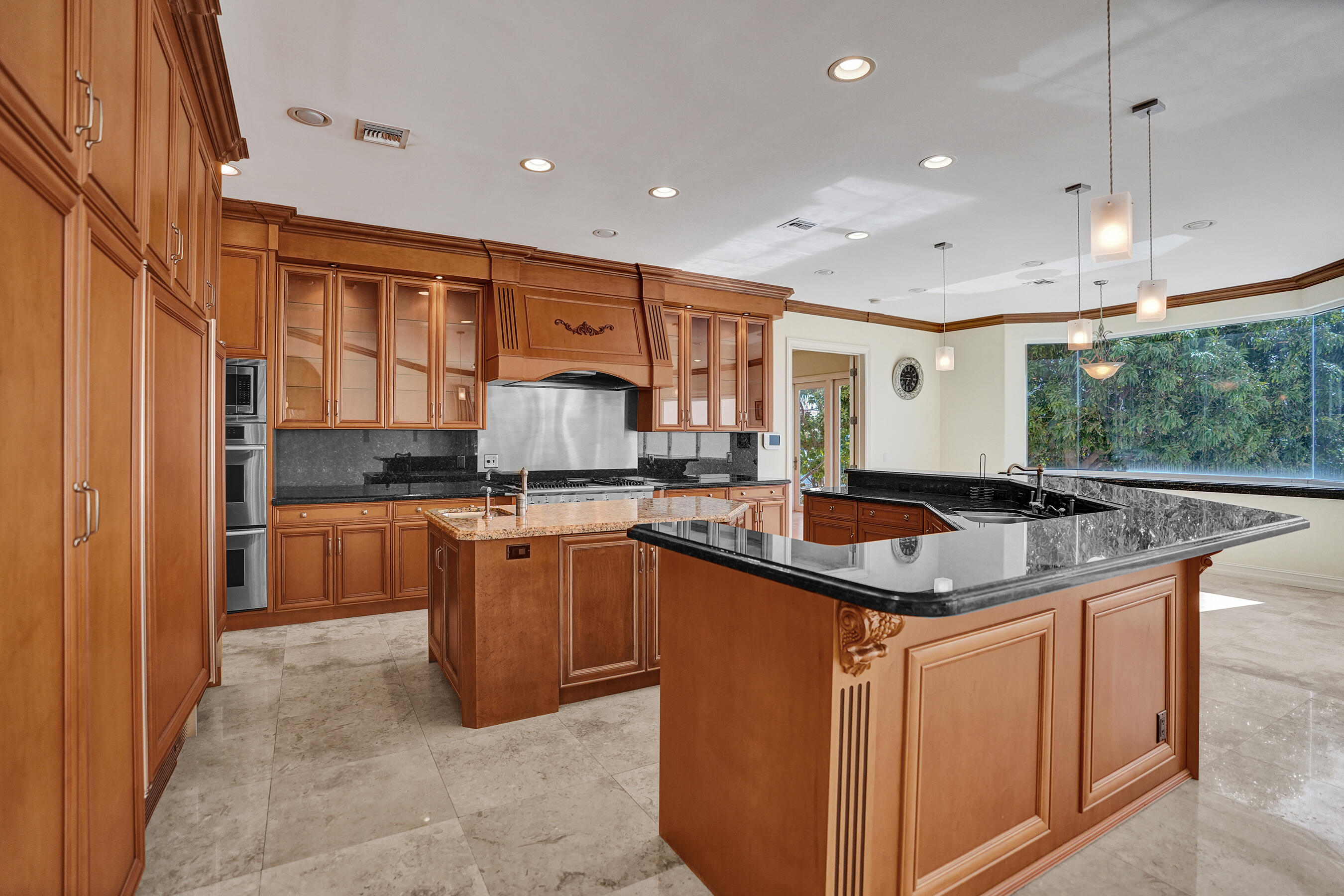 2330 Northeast 31st Court Lighthouse Point, FL 33064 - Photo 11 of 48 Kitchen