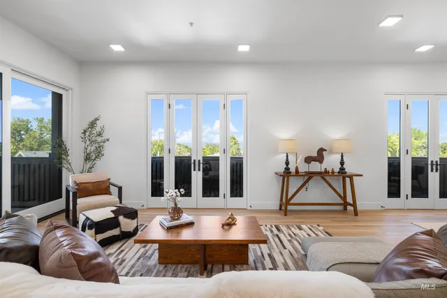 $1,115,000 | 55 East State Street, Unit 301, Eagle, ID 83616