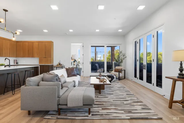 $1,115,000 | 55 East State Street, Unit 301, Eagle, ID 83616