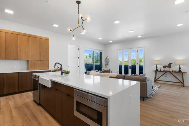 $1,115,000 | 55 East State Street, Unit 301, Eagle, ID 83616