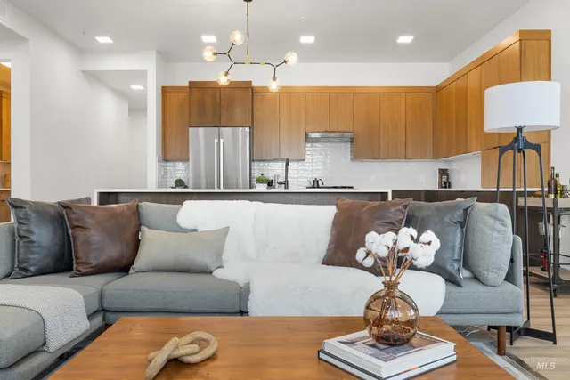 $1,115,000 | 55 East State Street, Unit 301, Eagle, ID 83616