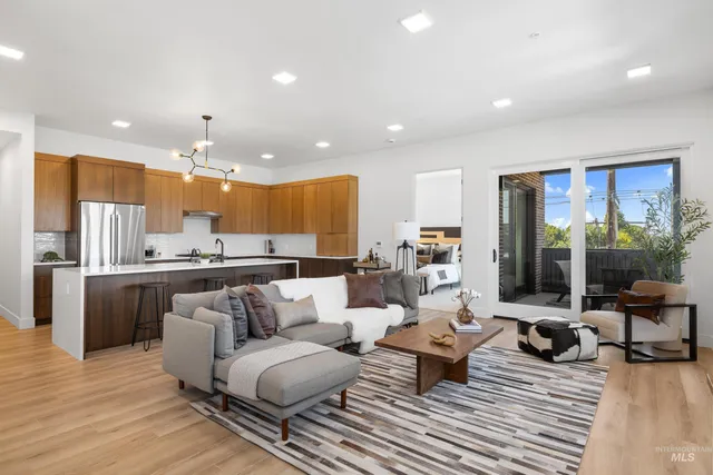 $1,115,000 | 55 East State Street, Unit 301, Eagle, ID 83616