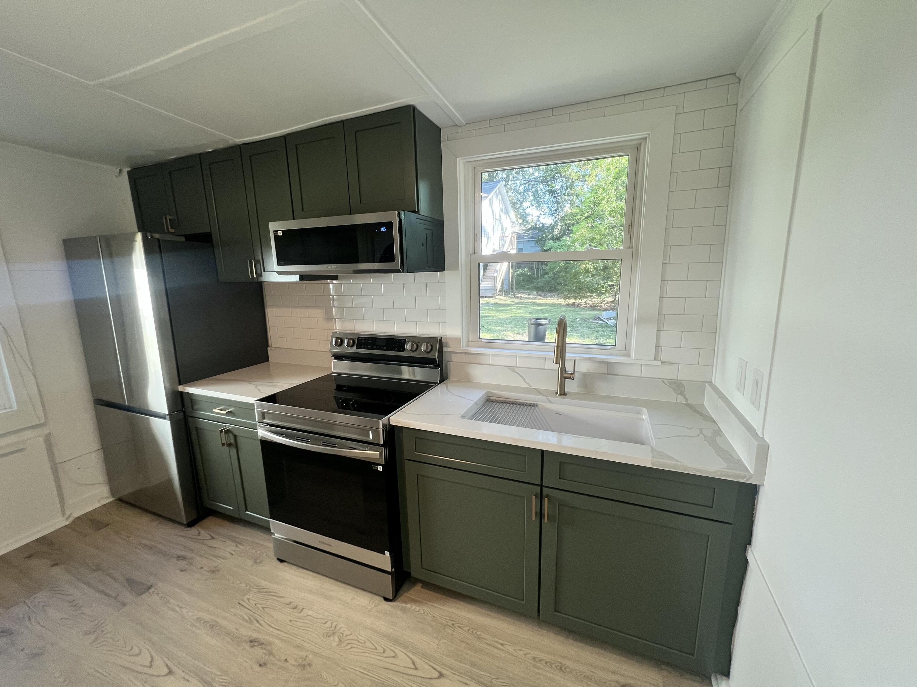 332 Howle Avenue, Unit B Charleston, SC 29412 - Photo 3 of 12 Kitchen