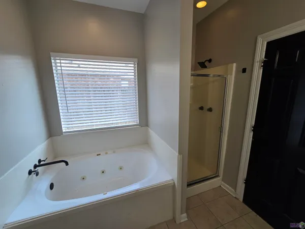 $3,750 | 9235 Worthington Lake Avenue, Baton Rouge, LA 70810