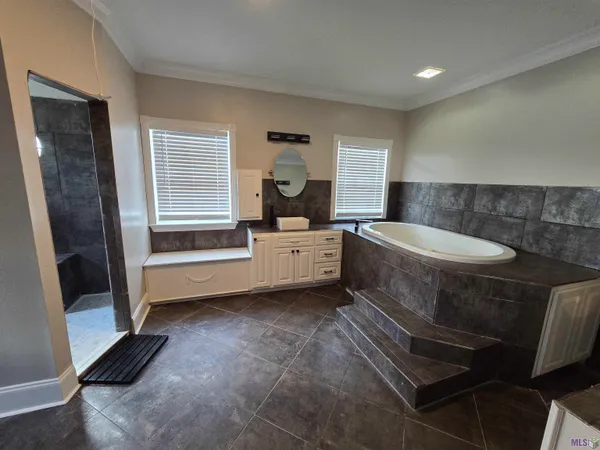 $3,750 | 9235 Worthington Lake Avenue, Baton Rouge, LA 70810