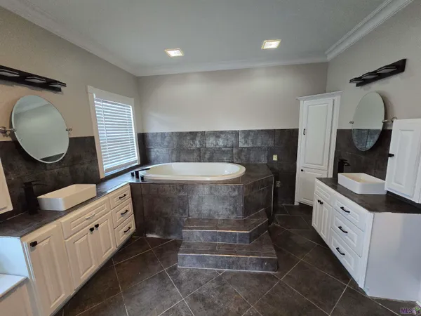 $3,750 | 9235 Worthington Lake Avenue, Baton Rouge, LA 70810