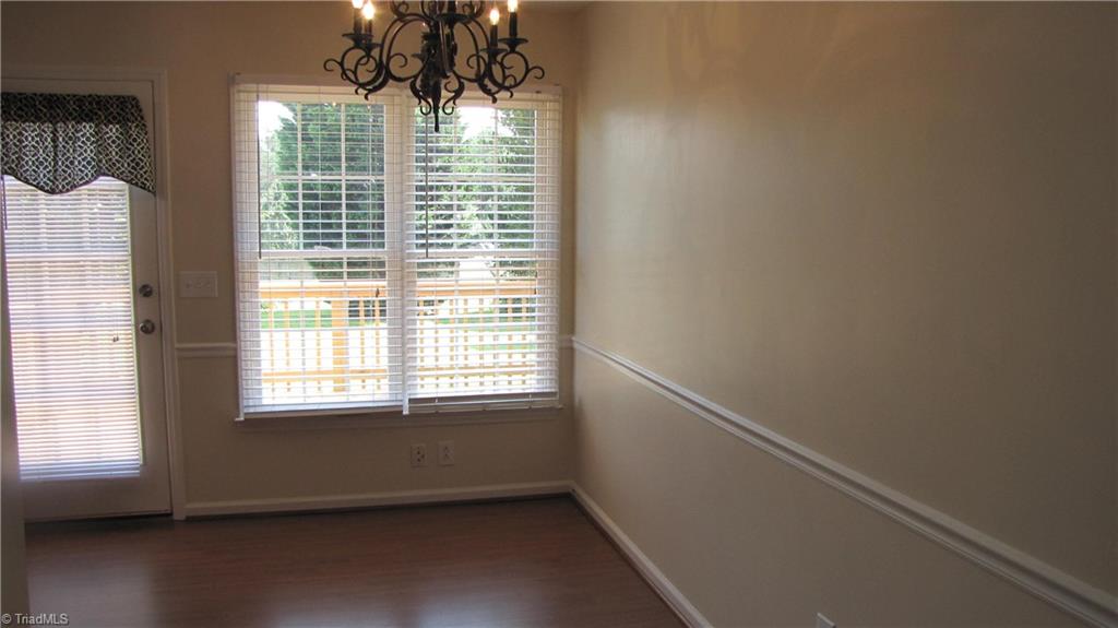 6315 Hampton Knoll Road Clemmons, NC 27012 - Photo 4 of 17 Dining area