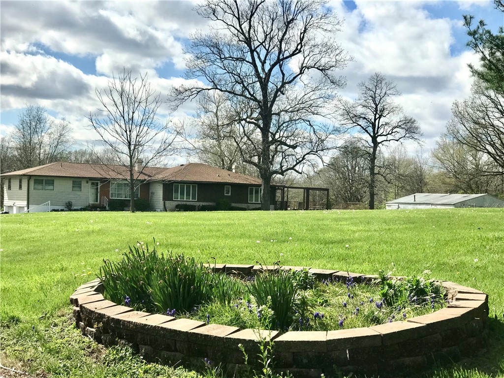 3335 Nevada Road Decatur, IL 62522 - Photo 1 of 46 Front exterior