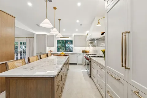 $939,000 | 5723 Twin Brooks Drive, Dallas, TX 75252